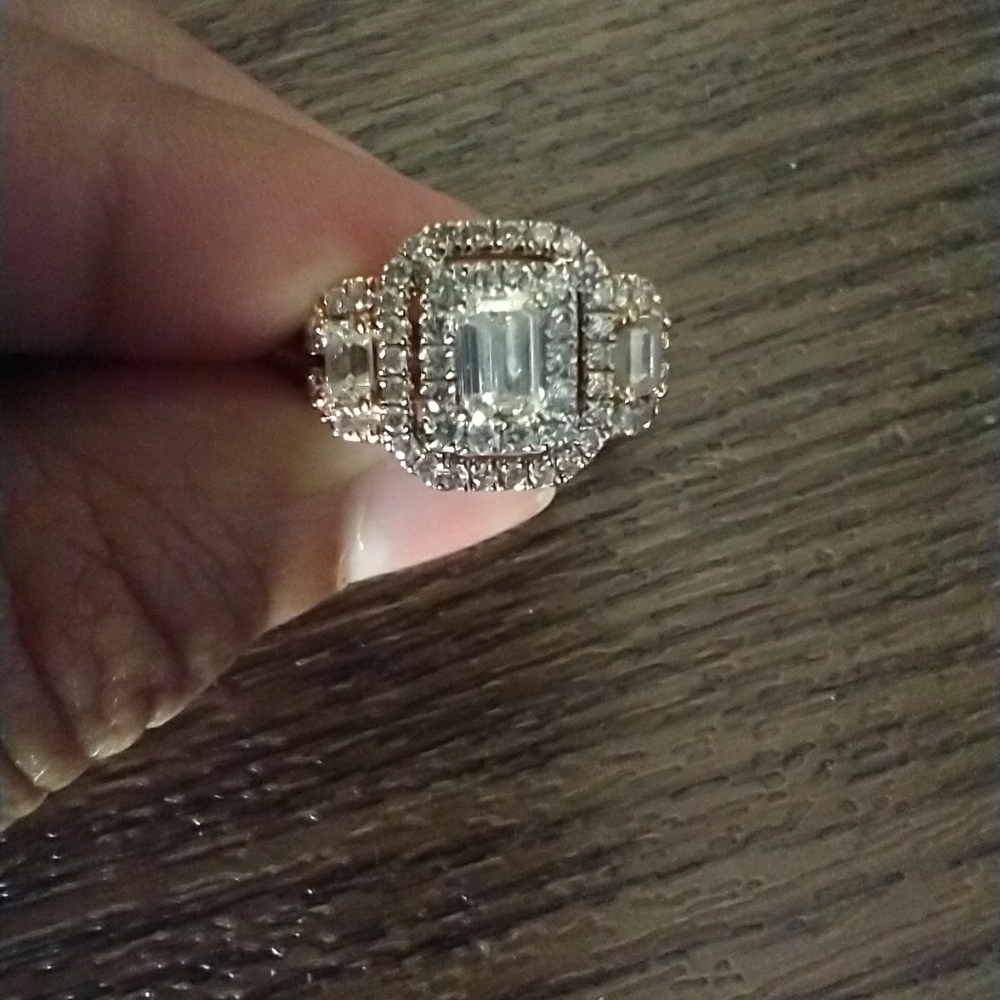 Diamond Ring - Picture 4 of 9